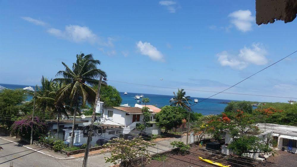 Royal Galapagos Inn Пуерто Бакерисо Морено Екстериор снимка