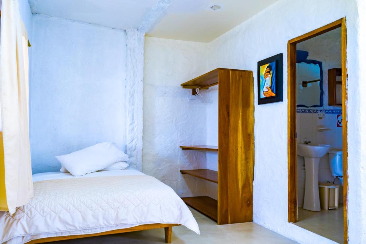 Royal Galapagos Inn Пуерто Бакерисо Морено Екстериор снимка