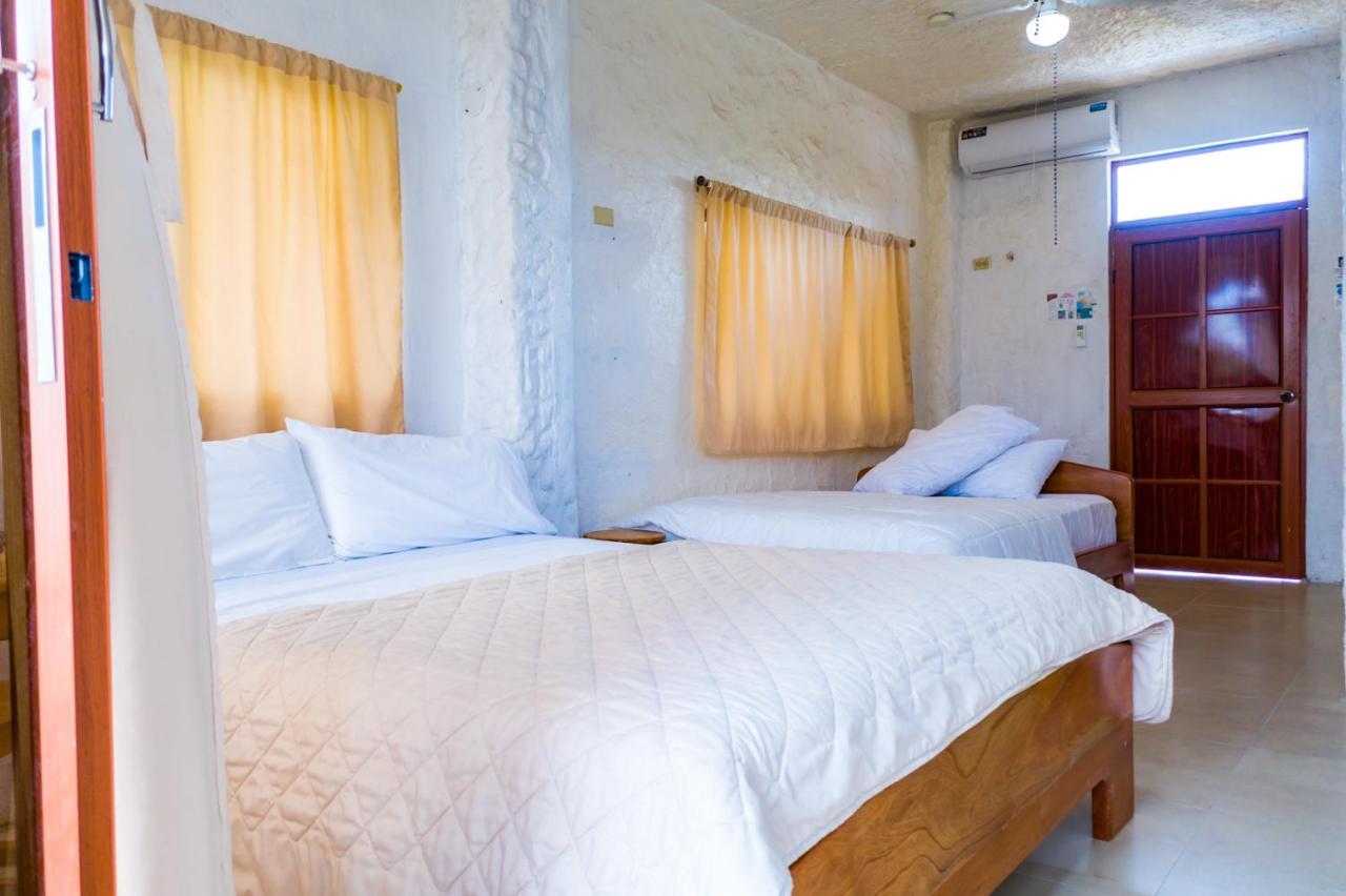 Royal Galapagos Inn Пуерто Бакерисо Морено Екстериор снимка