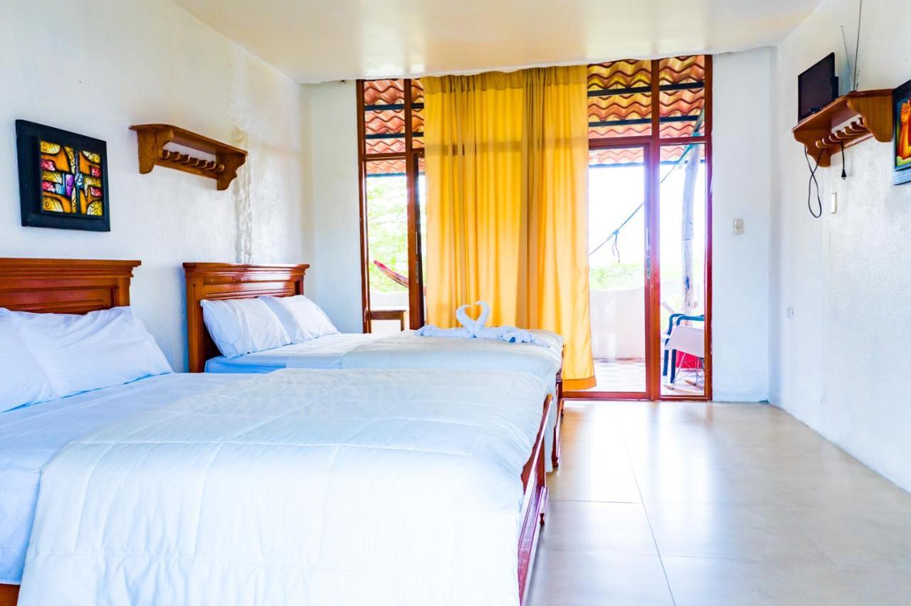 Royal Galapagos Inn Пуерто Бакерисо Морено Екстериор снимка