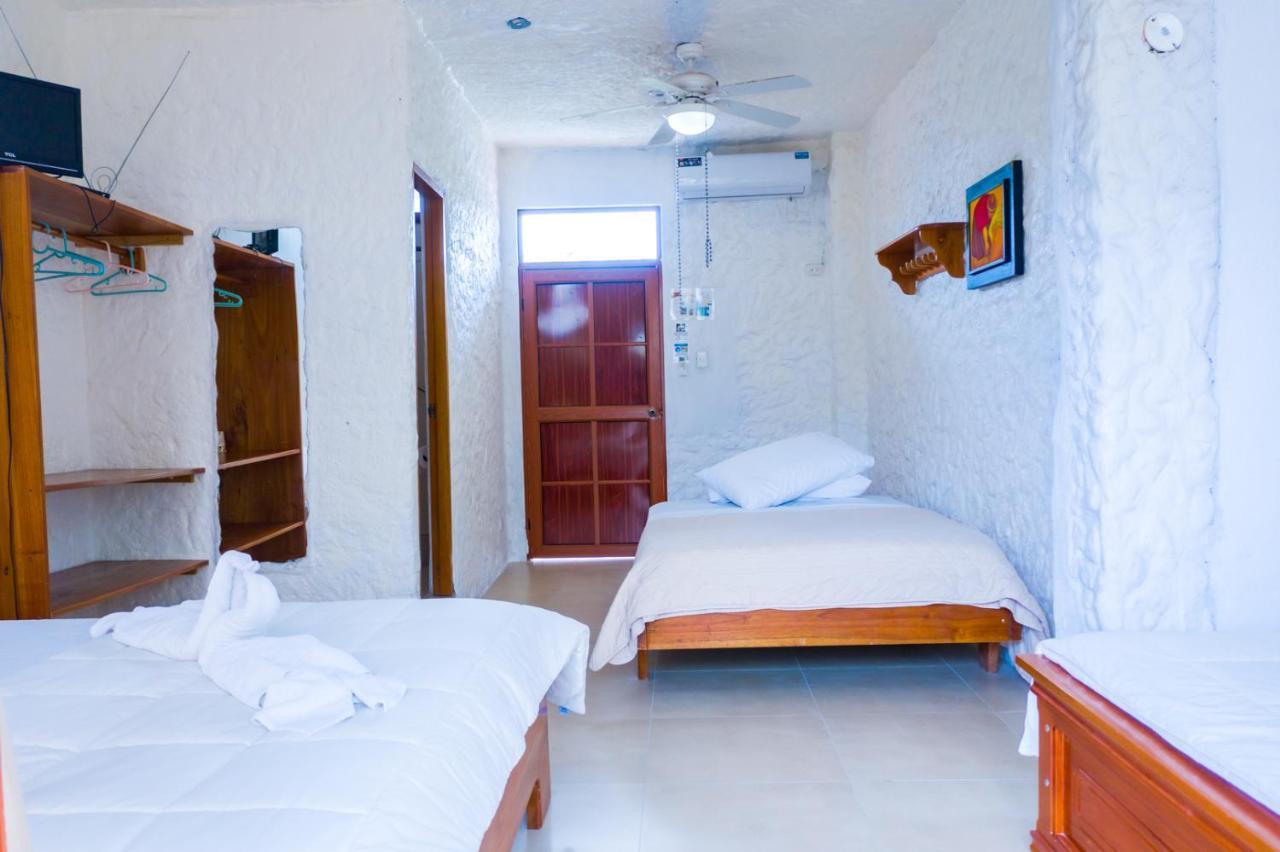 Royal Galapagos Inn Пуерто Бакерисо Морено Екстериор снимка