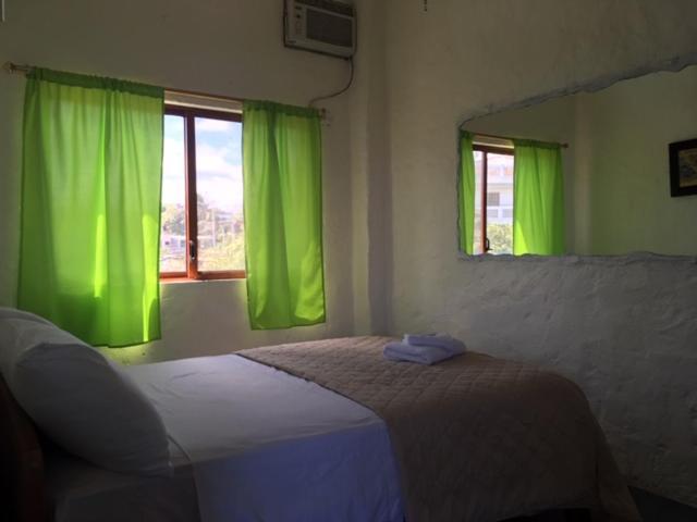 Royal Galapagos Inn Пуерто Бакерисо Морено Екстериор снимка