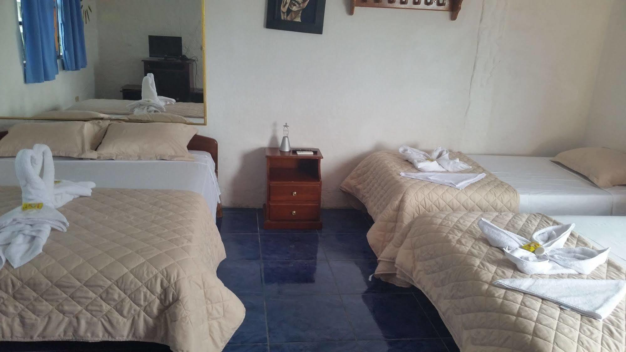 Royal Galapagos Inn Пуерто Бакерисо Морено Екстериор снимка