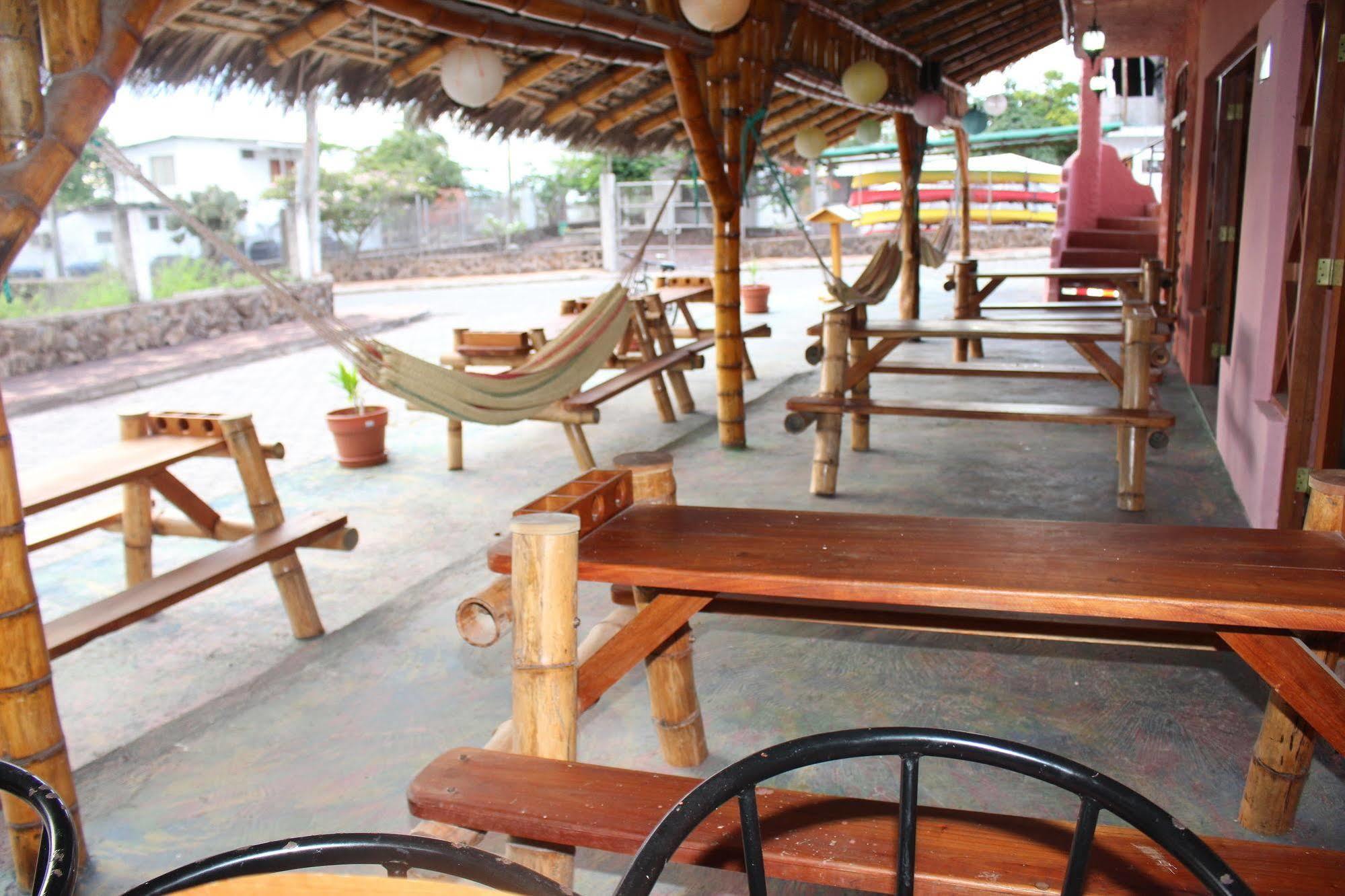 Royal Galapagos Inn Пуерто Бакерисо Морено Екстериор снимка